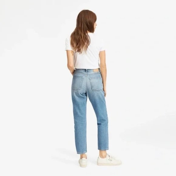 Everlane The ‘90s Cheeky Jean in Light Vintage Wash - Picture 4 of 11